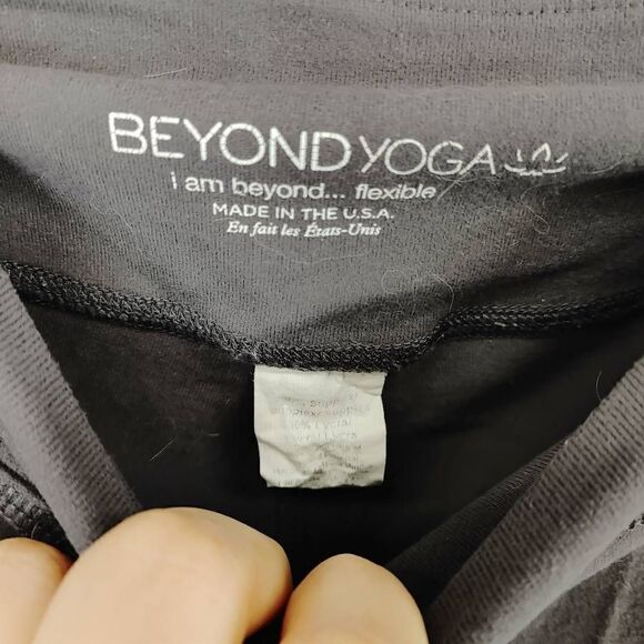 Beyond Yoga Lace Up Capri Gray Women's Size Small Active Legging.Waist 12.5"Ri - Picture 5 of 6